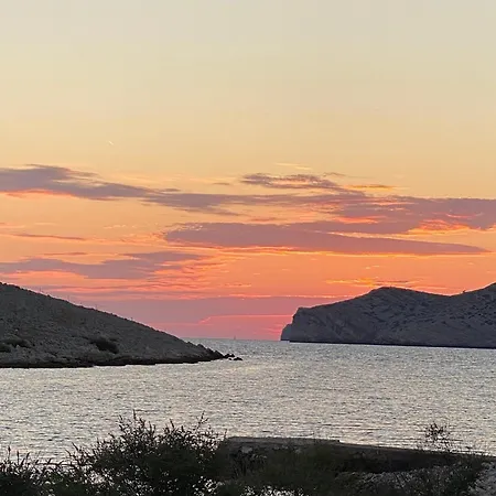 Villa Seafront In Private Terrace And Direct Access Kornati