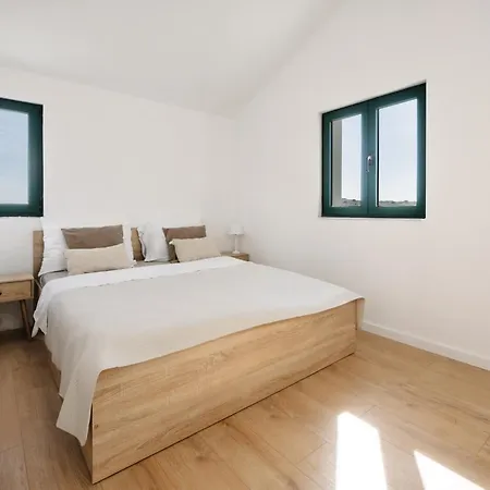 Villa Seafront In Private Terrace And Direct Access