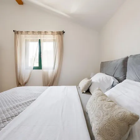 Seafront In Private Terrace And Direct Access * Kornati